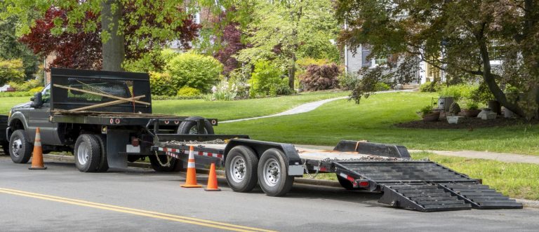 Top Uses of a Flat Bed Trailer